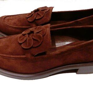 Stuart Weitzman x Sandy Laing Brown Suede Loafers in 10B (NWOB)